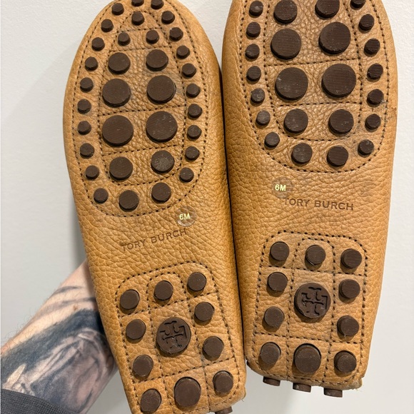 Tory Burch Brown Leather Loafers size 6 women’s READ - Picture 2 of 6